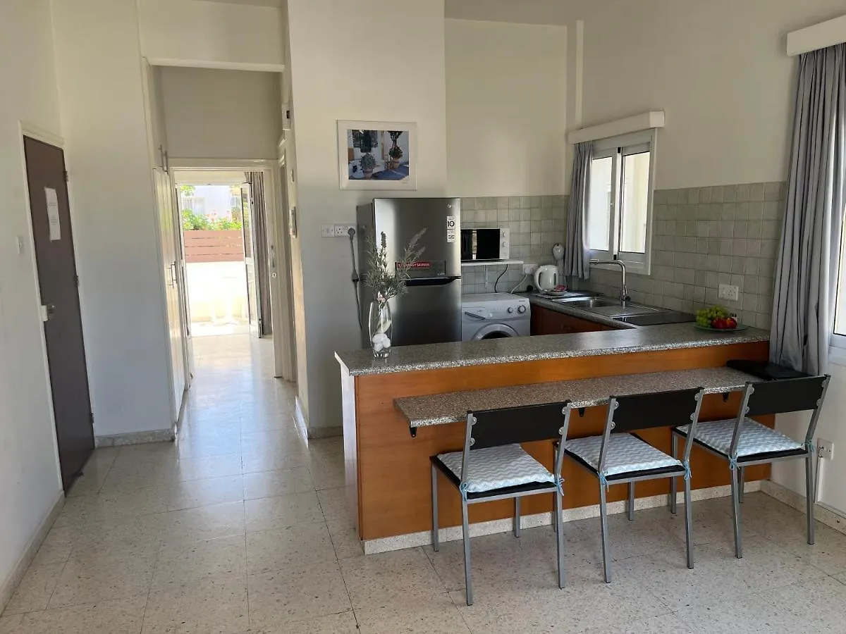 Themis Beach Apartments Larnaca 0*,