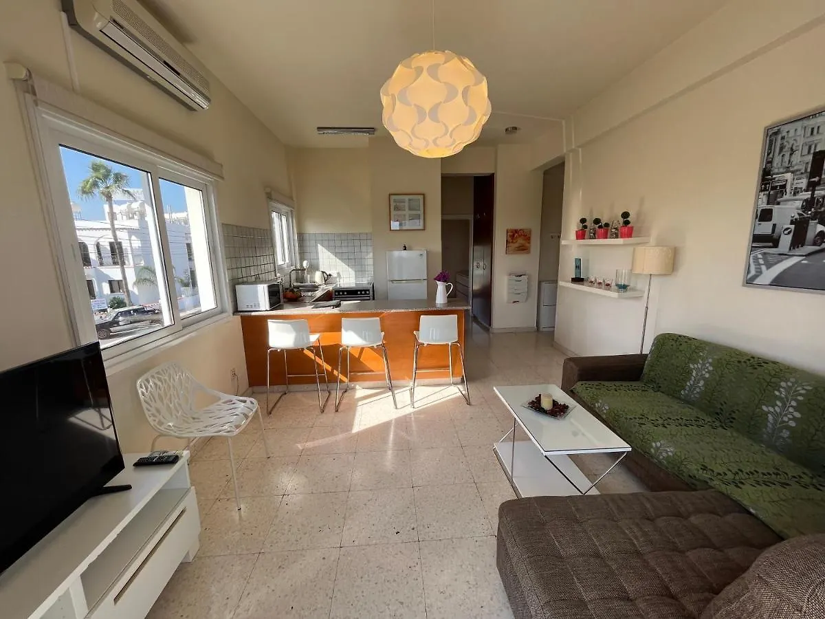 Themis Beach Apartments Larnaca Kıbrıs