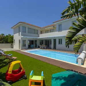  Villa Marisol Kiti