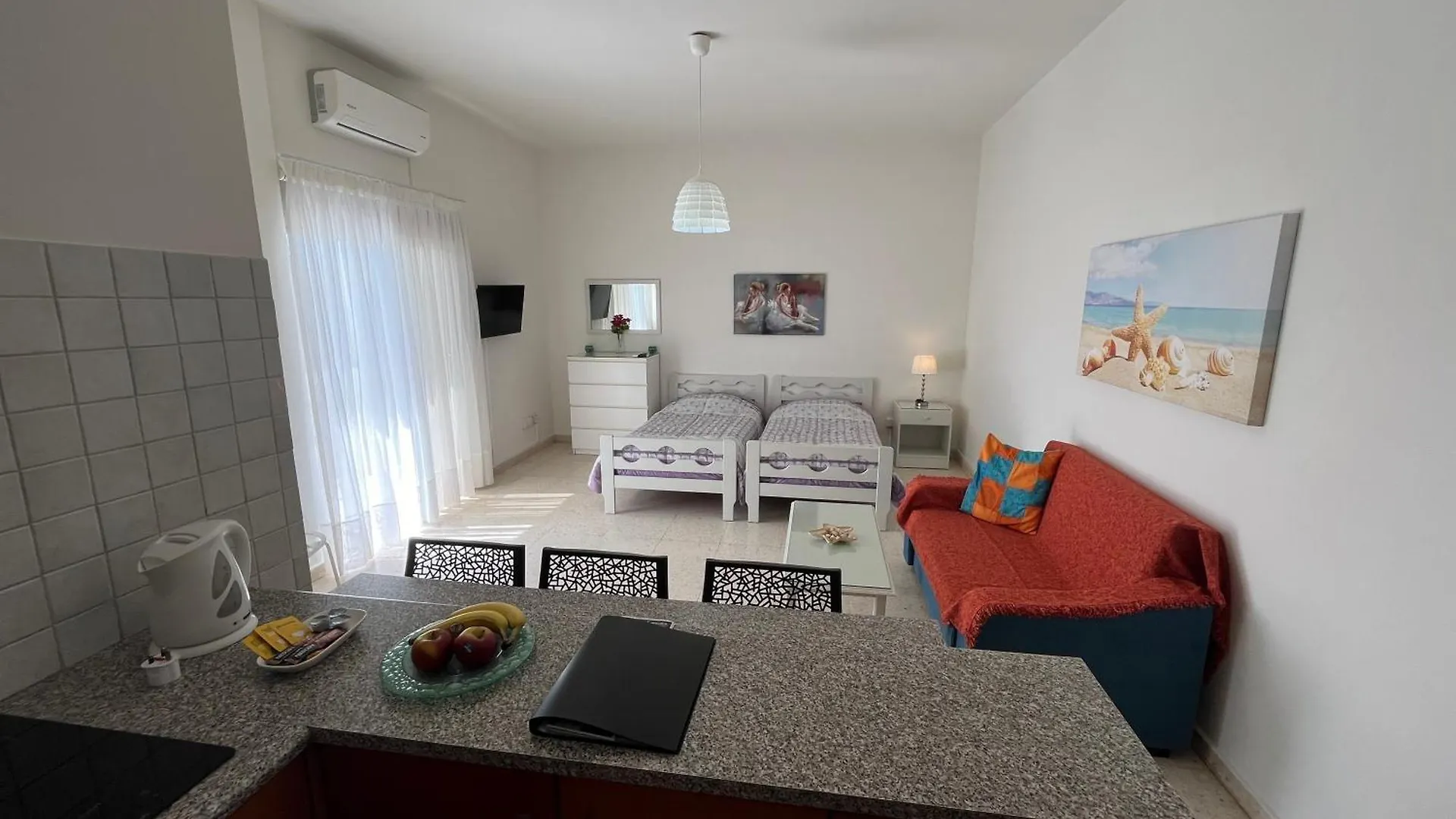 Themis Beach Apartments Larnaca 0*,