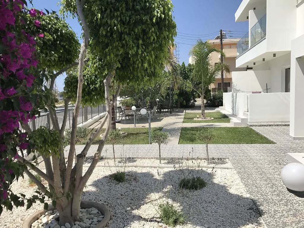 Themis Beach Apartments Larnaca