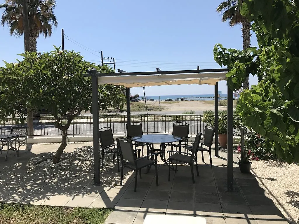 Themis Beach Apartments Larnaca 0*,